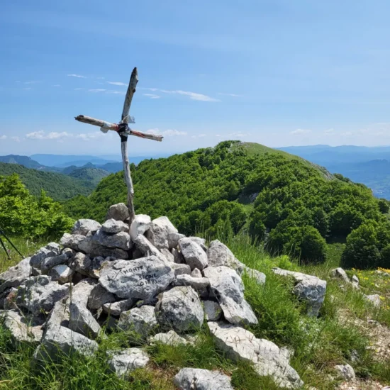 Monte Secine sui Monti Pizzi con Maiella Escursioni in Abruzzo